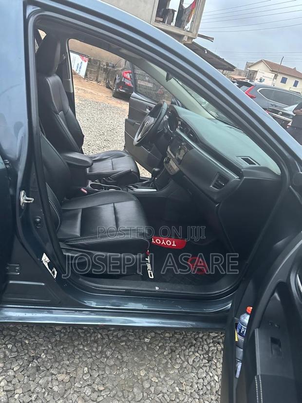 Toyota Corolla 2016 Black