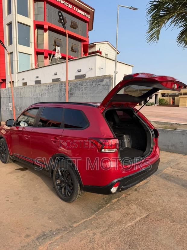 Mitsubishi Outlander 2018 Red