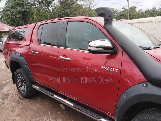 Toyota Hilux 2019 Red