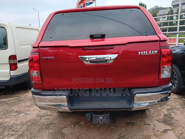 Toyota Hilux 2019 Red