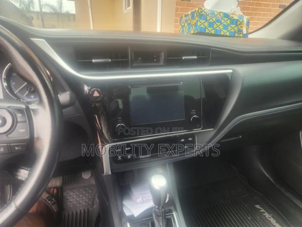 Toyota Corolla SE (1.8L 4cyl 6M) 2019 Red