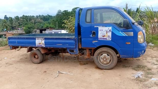 Kia Bongo 2012 Blue