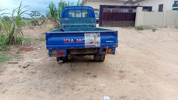 Kia Bongo 2012 Blue