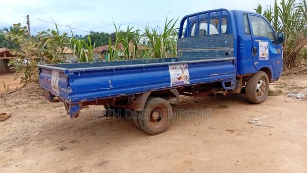 Kia Bongo 2012 Blue