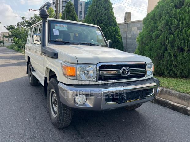 Toyota Land Cruiser 79 Series 2019 White