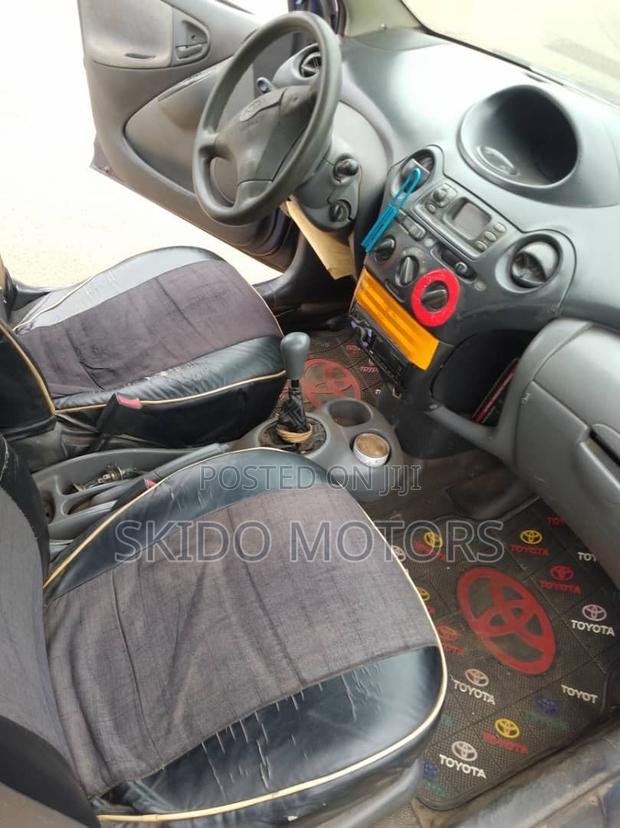 Toyota Yaris 2001