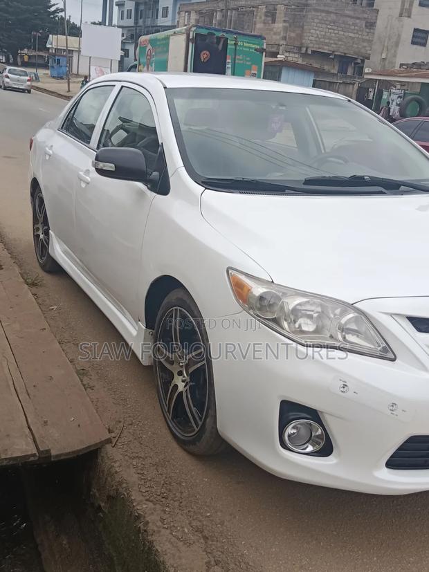Toyota Corolla 2013 White
