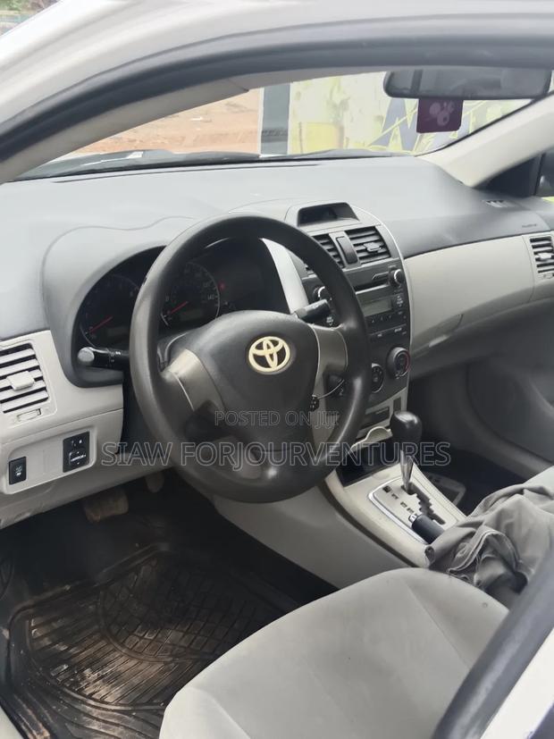 Toyota Corolla 2013 White