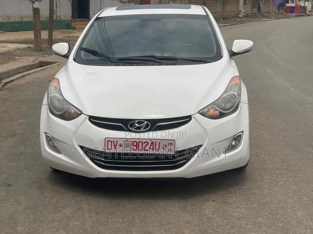 Hyundai Elantra 2012 Off white