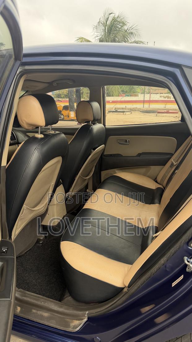 Hyundai Elantra 2011 Blue