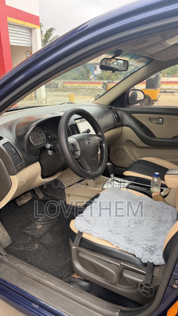 Hyundai Elantra 2011 Blue