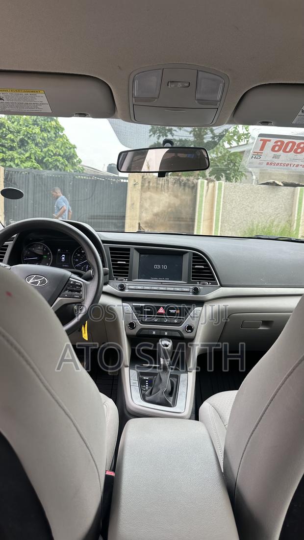 Hyundai Elantra 2018 Blue