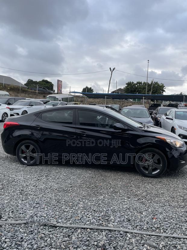 Hyundai Elantra SE Sedan FWD (1.8L 4cyl 6A) 2016 Black