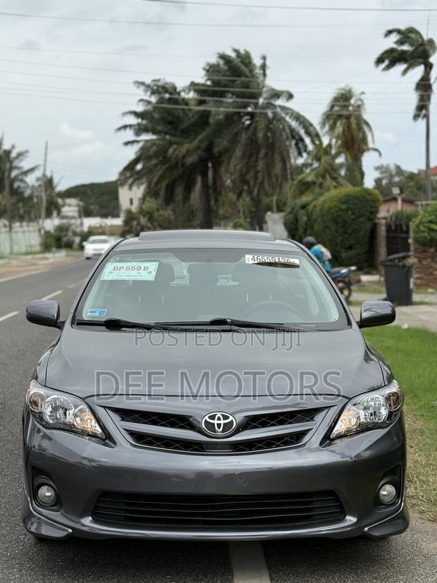 Toyota Corolla S 4dr Sedan (1.8L 4cyl 4A) 2013 Gray