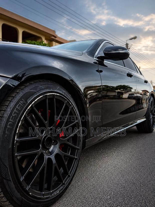 Mercedes-Benz E300 2017 Black