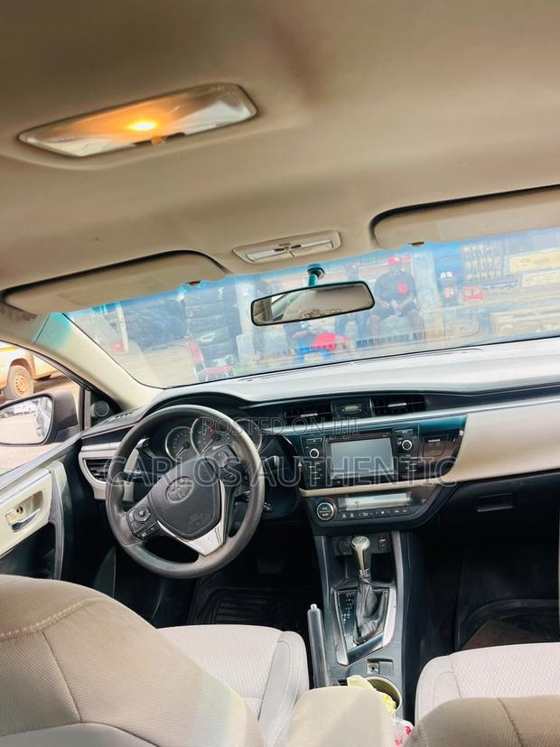 Toyota Corolla LE 4dr Sedan (1.8L 4cyl CVT) 2015 Blue