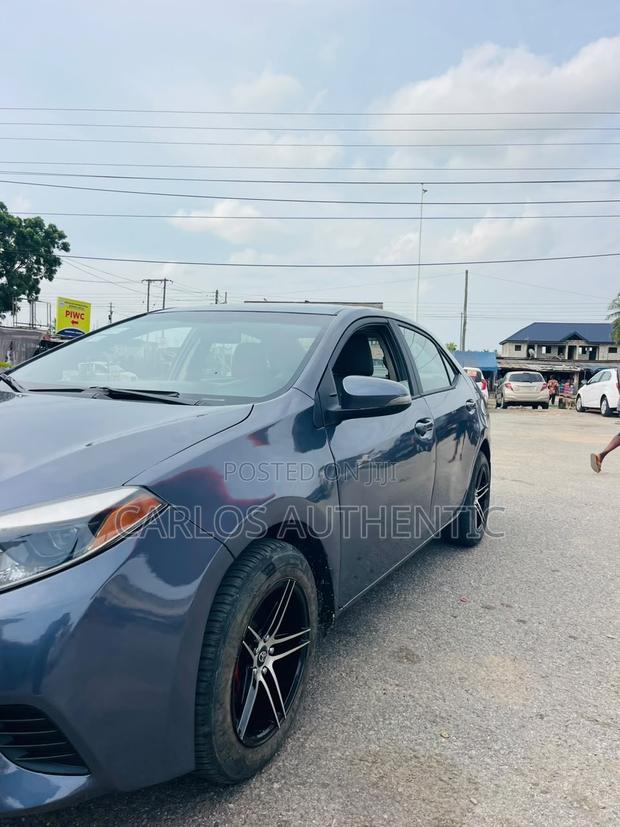 Toyota Corolla LE 4dr Sedan (1.8L 4cyl CVT) 2015 Blue