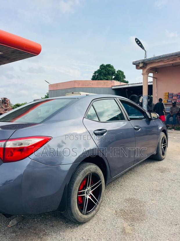 Toyota Corolla LE 4dr Sedan (1.8L 4cyl CVT) 2015 Blue