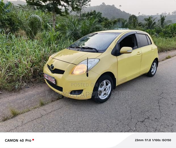 Toyota Vitz 2010 Yellow