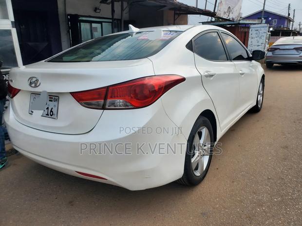 Hyundai Elantra Limited Sedan FWD (1.8L 4cyl 6A) 2013 White