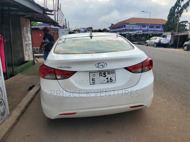 Hyundai Elantra Limited Sedan FWD (1.8L 4cyl 6A) 2013 White