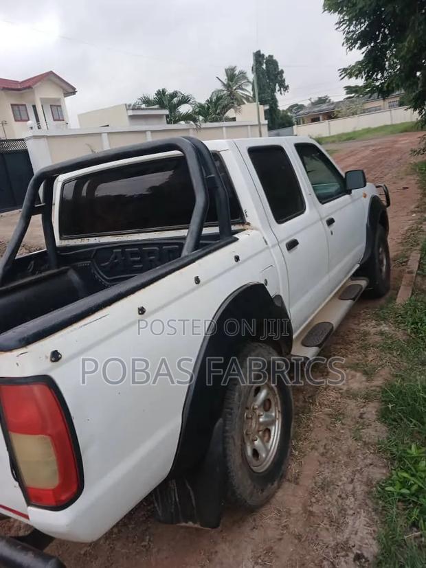 Nissan Hardbody 2000i 2006 White