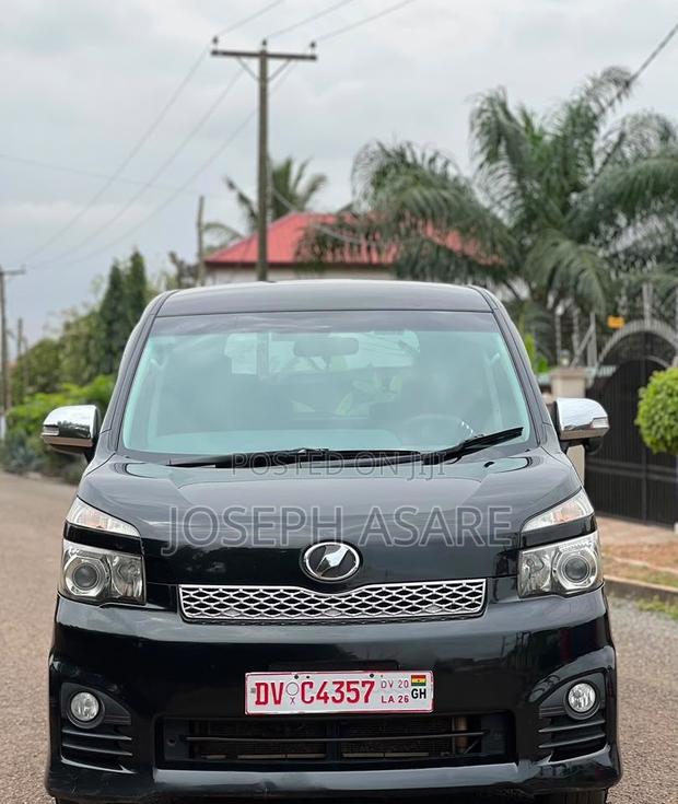 Toyota Voxy 2021 Black
