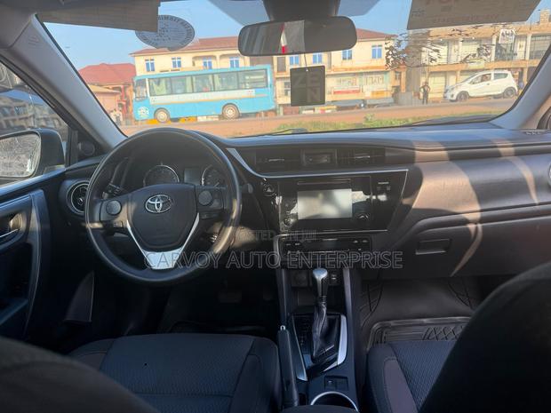 Toyota Corolla LE 4dr Sedan (1.8L 4cyl CVT) 2017 Gray