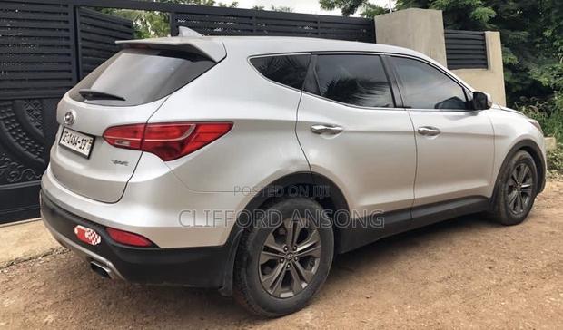 Hyundai Santa Fe SE AWD 2016 Silver