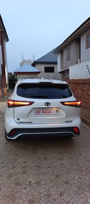 Toyota Highlander 2021 White for sale