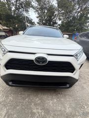 Toyota RAV4 XLE 2022 White for sale