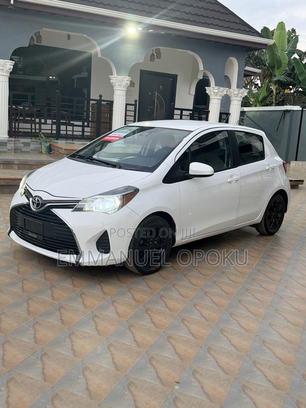Toyota Yaris LE Hatchback 5dr 2017 White