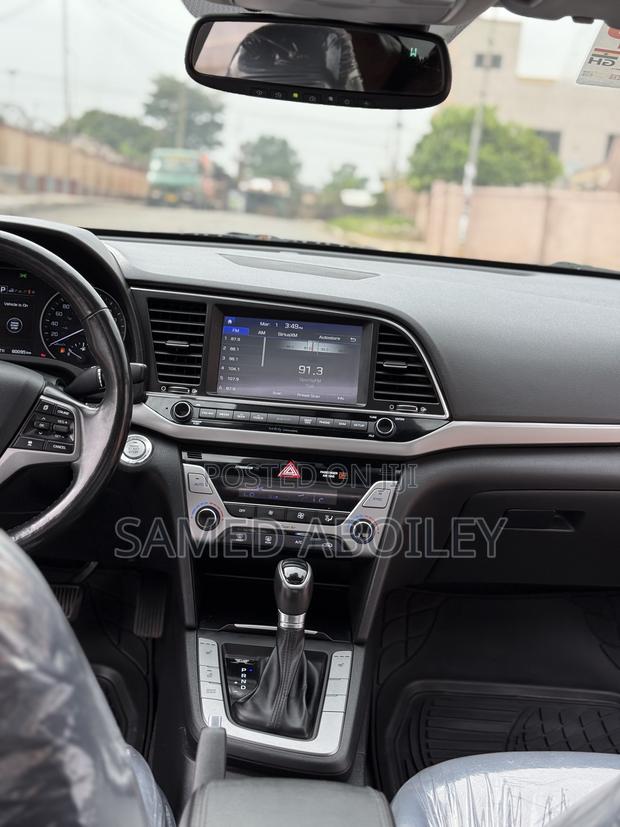Hyundai Elantra Limited 2018 Blue