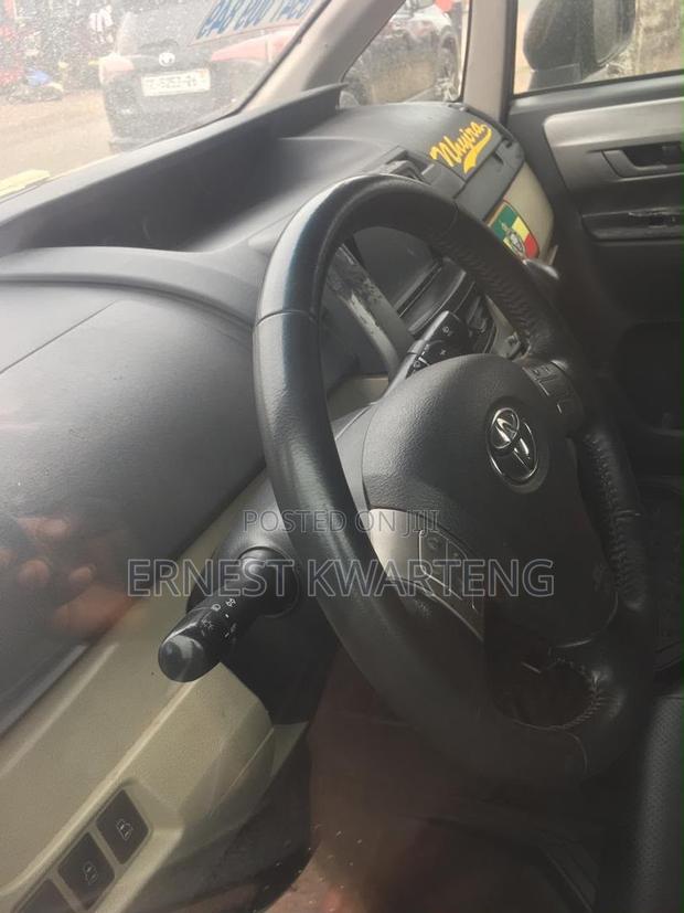 Toyota Voxy 2012 Black