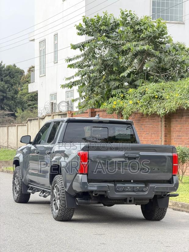 Toyota Tacoma 2024