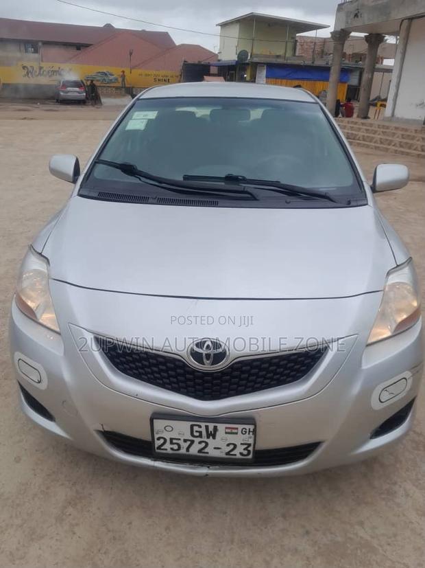 Toyota Yaris 2010 Silver