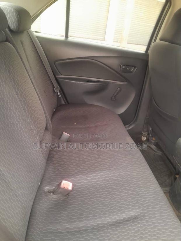 Toyota Yaris 2010 Silver