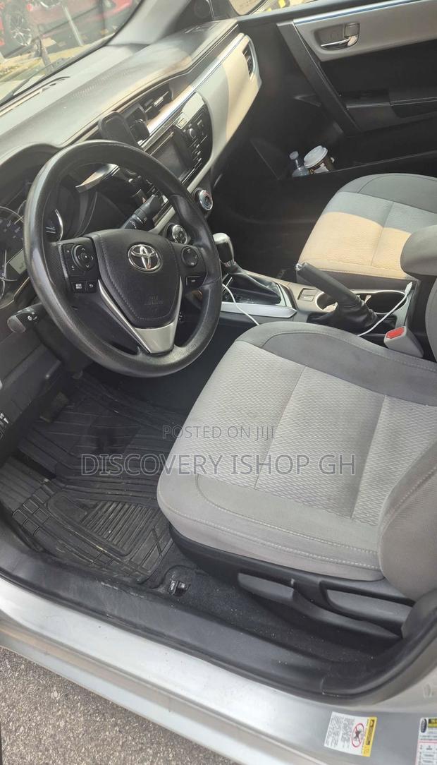 Toyota Corolla LE 4dr Sedan (1.8L 4cyl CVT) 2016 Silver