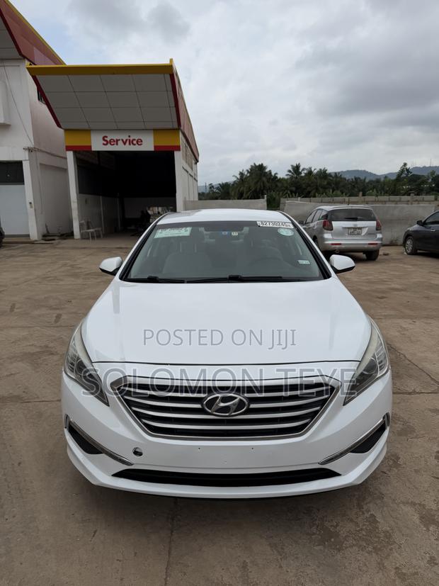 Hyundai Sonata Base Sedan FWD (2.4L 4cyl 6A) 2017 White