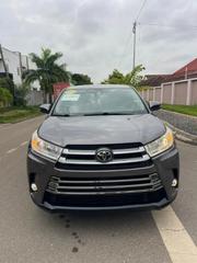 Toyota Highlander LE Plus 2019 Gray for sale