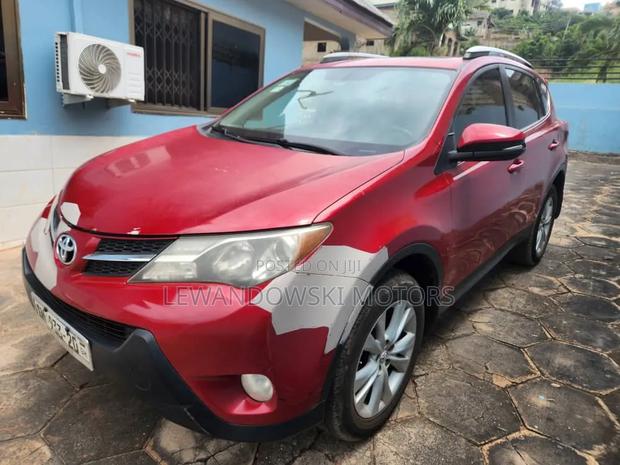 Toyota RAV4 2015 Red