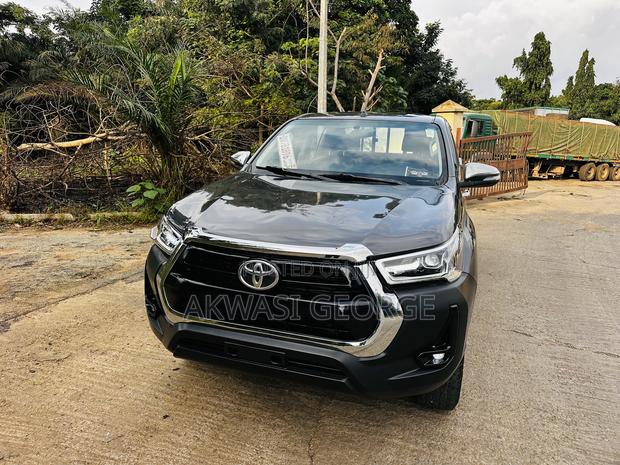 Toyota Hilux Revo Double Cab Deisel 2.4 AWD 2019 Gray