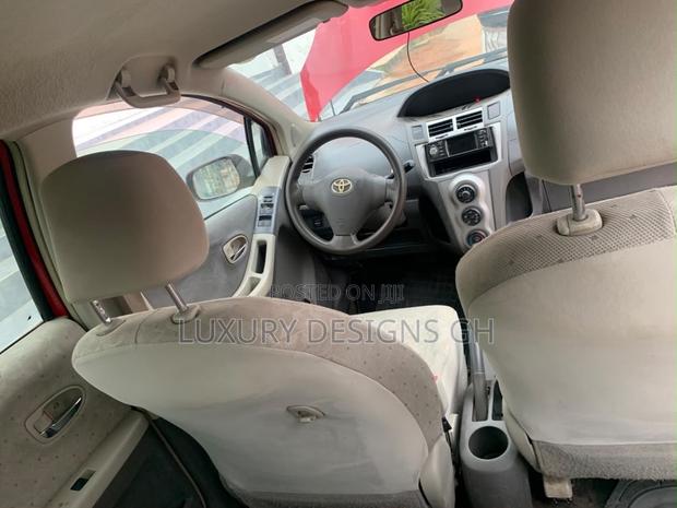 Toyota Vitz 2010 Red