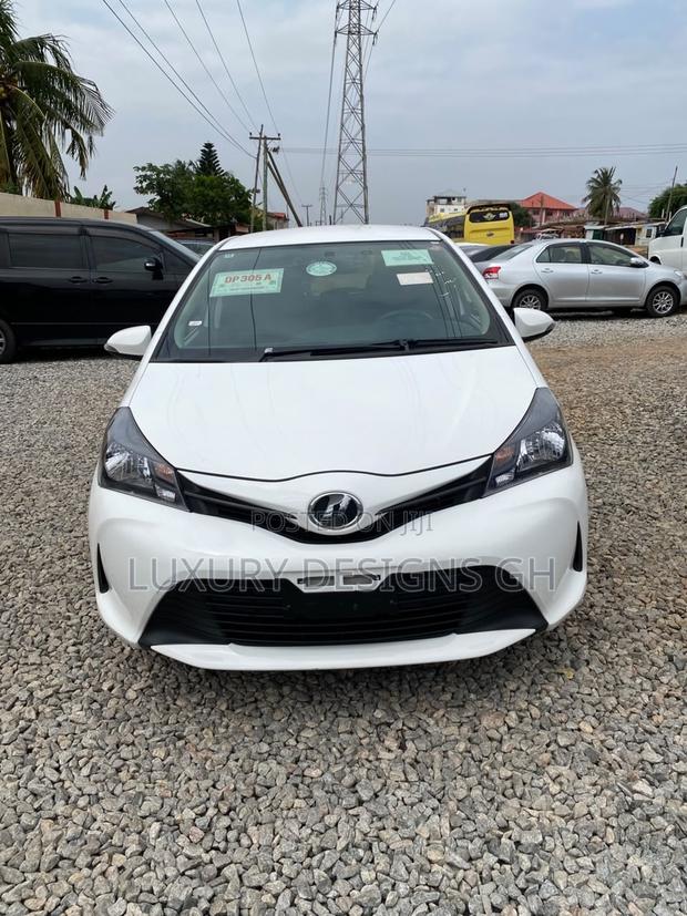 Toyota Vitz 2015 White
