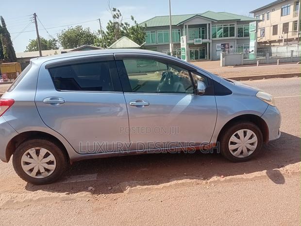 Toyota Vitz 2012 Blue