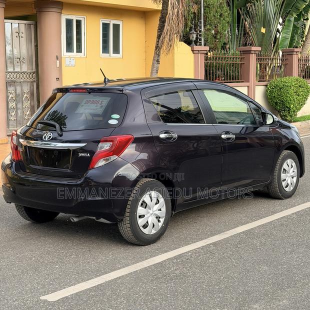 Toyota Vitz 1.3 FWD 5dr 2016 Purple