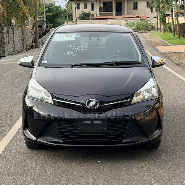Toyota Vitz 1.3 FWD 5dr 2016 Purple