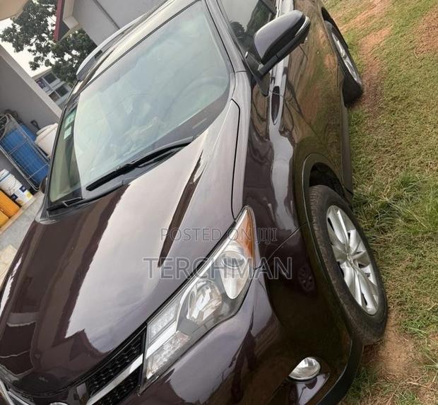 Toyota RAV4 LE FWD (2.5L 4cyl 6A) 2013 Black