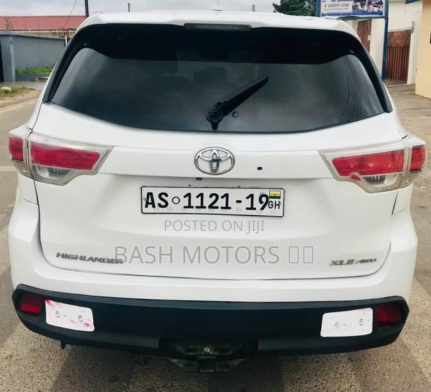 Toyota Highlander XLE V6 4x2 (3.5L 6cyl 6A) 2016 White