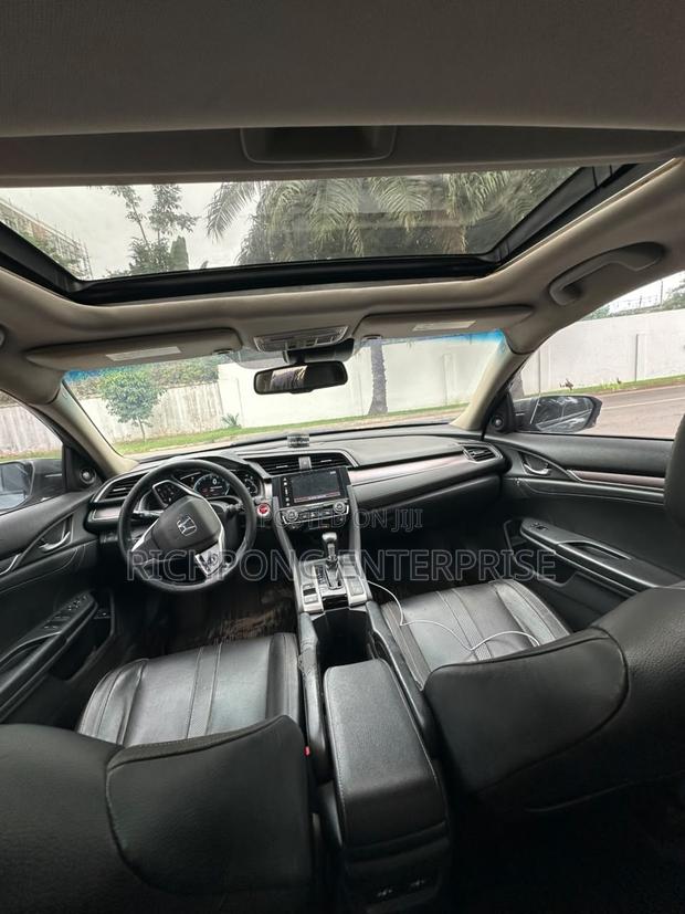 Honda Civic Touring 4dr Sedan (1.5L 4cyl) 2017 Gray